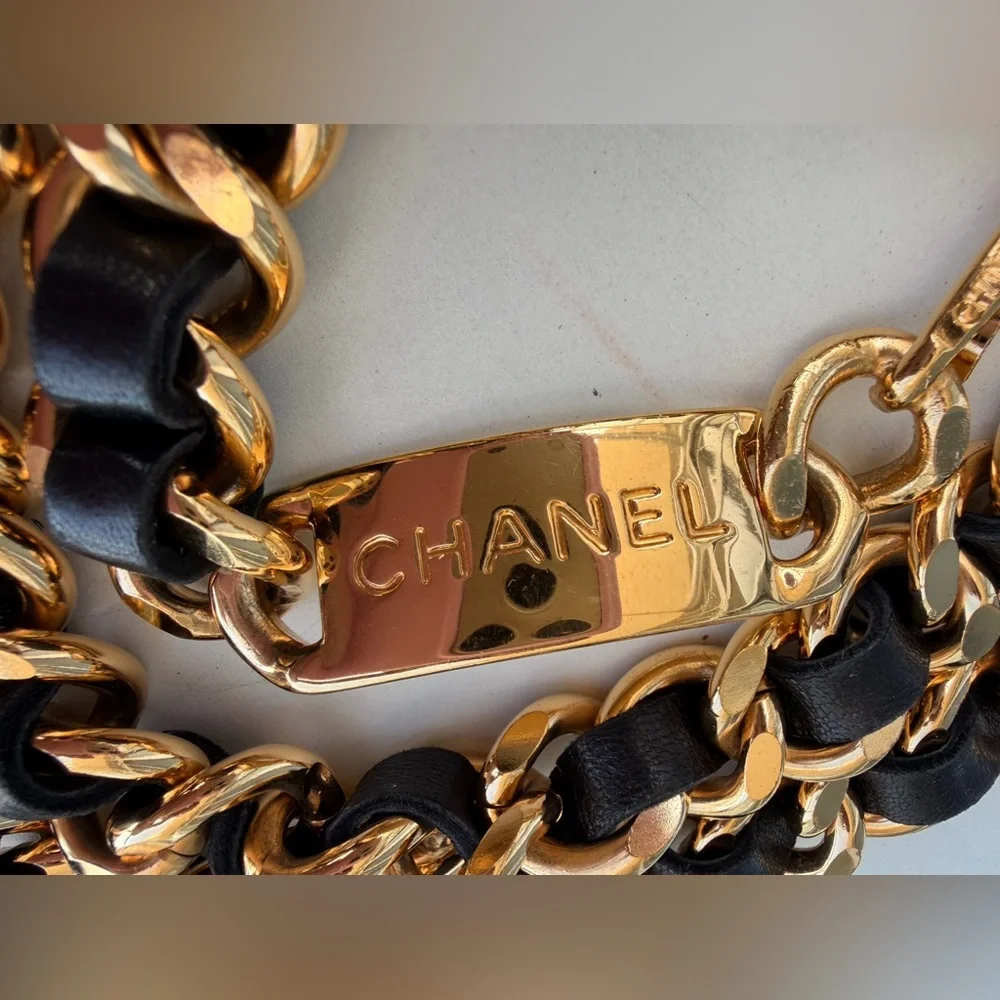 RUNWAY 24K gold plated CHANEL vintage single chain leather belt